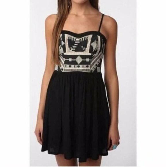 Urban Outfitters Staring At Stars Dress Womens 4 Embroidered Bustier Tribal - Picture 1 of 7